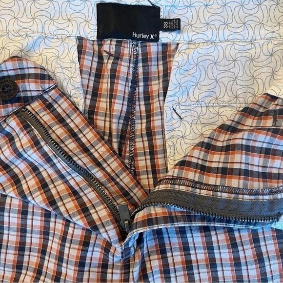 Hurley Flat Front Plaid Bermuda Casual Shorts - Picture 4 of 6